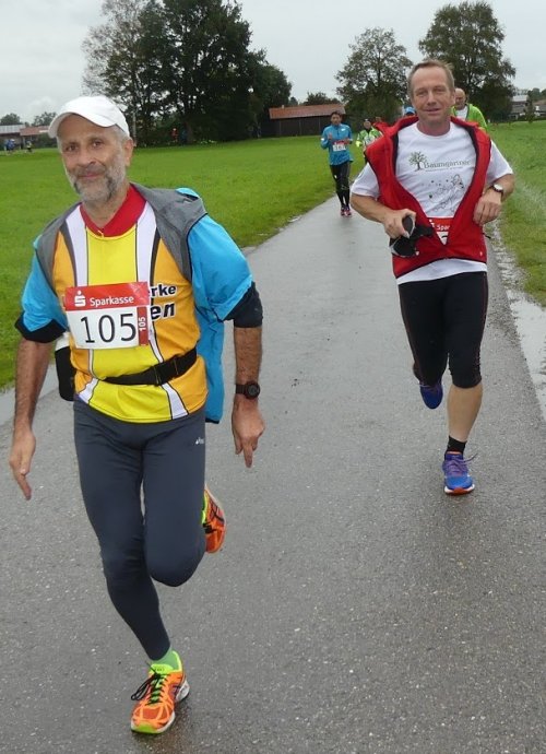 ersch&ouml;pfter Einlauf beim elften Bayerischen B&auml;derlauf in Bad Aibling am 16. September 2017 (Zeit: 01:48:23 h f�r 21,09 km 5:21 min langsamer als 2010; 5:59 min langsamer als 2009)